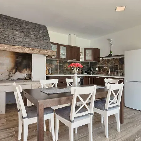 Holiday Inka Kunj